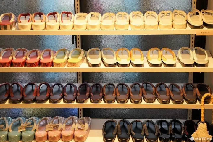 Asakusa Taisho Romankan: Chic Kimono Styling and Colorful Desserts