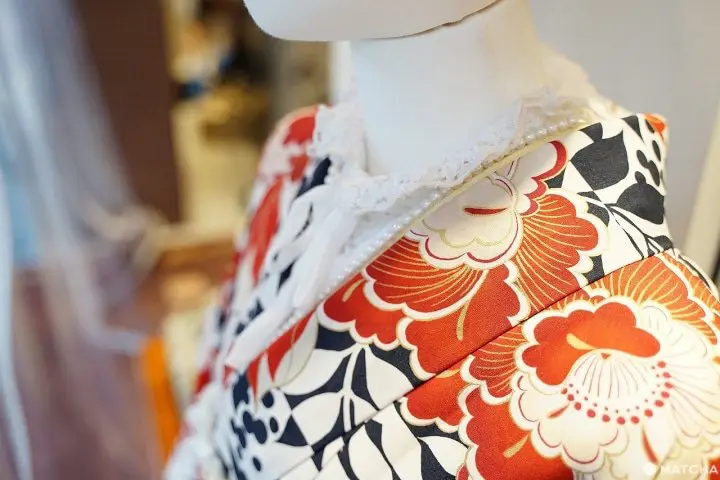 Asakusa Taisho Romankan: Chic Kimono Styling and Colorful Desserts