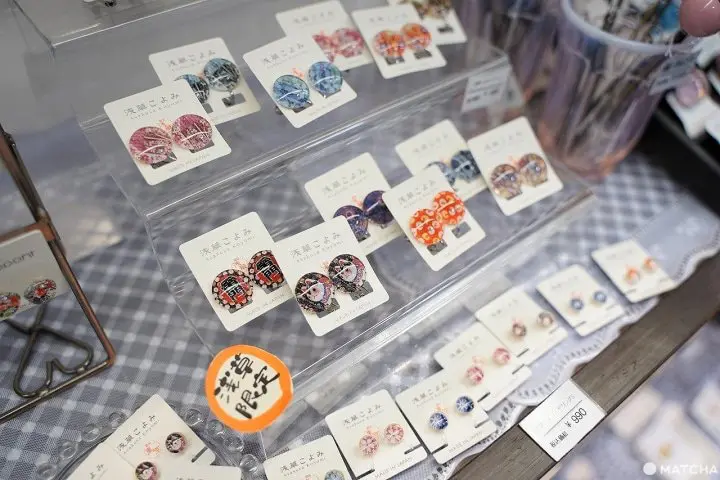 Asakusa Taisho Romankan: Chic Kimono Styling and Colorful Desserts