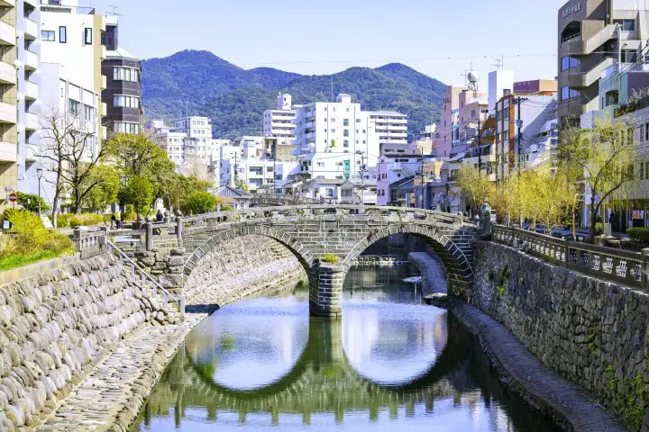 長崎100%ガイド。オススメ観光スポット、エリアガイド、グルメ、移動手段など