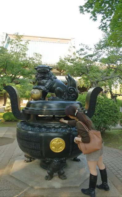 ¡Los amantes de los gatos no se lo pueden perder! El templo Gotokuji está lleno de Maneki Neko