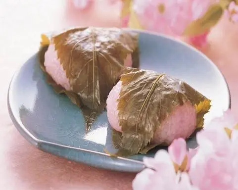 品嘗櫻葉麻糬,了解關西與關東的不同