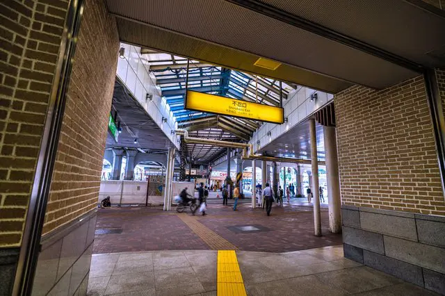 มาช็อปของลดราคาที่ตลาดอะเมะโยโกะกัน ที่ๆ คุณจะได้สัมผัสถึงบรรยากาศถนนร้านค้าสมัยก่อน