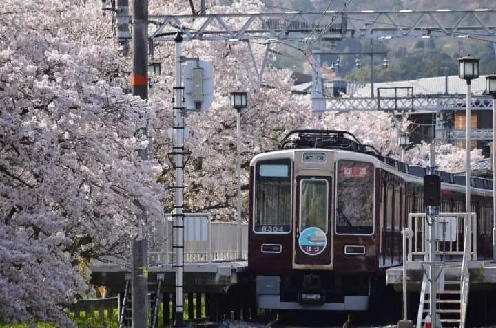 「<ruby>阪急梅田駅<rt>はんきゅううめだえき</rt></ruby>」で <ruby>行<rt>い</rt></ruby>きたい <ruby>場所<rt>ばしょ</rt></ruby>に <ruby>行<rt>い</rt></ruby>く <ruby>方法<rt>ほうほう</rt></ruby>。<ruby>関西<rt>かんさい</rt></ruby>では 「<ruby>阪急梅田駅<rt>はんきゅううめだえき</rt></ruby>」を <ruby>上手<rt>じょうず</rt></ruby>に