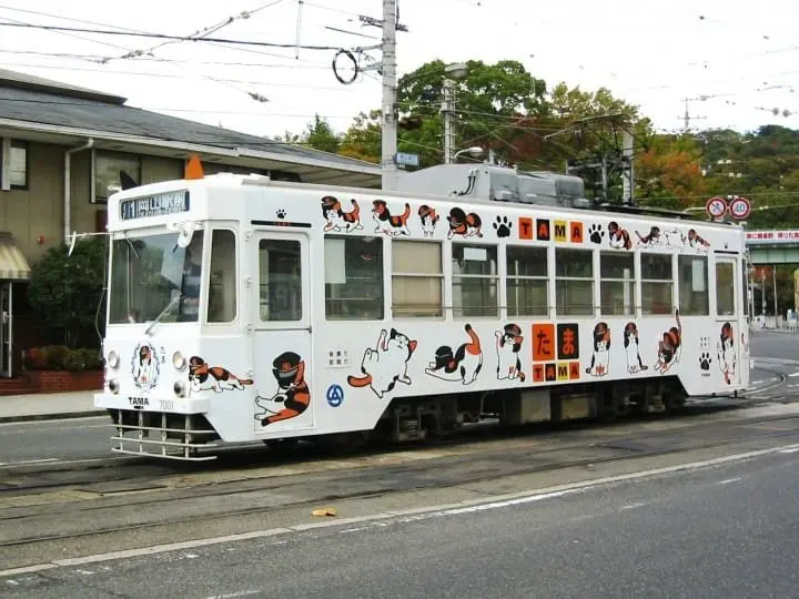 搭乘日本全國各地18輛路面電車,來趟省錢輕鬆城市旅行!