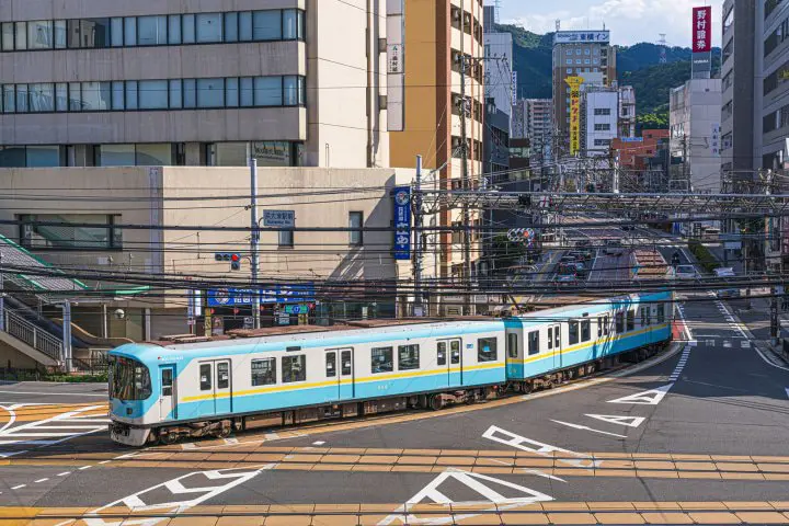 搭乘日本全國各地18輛路面電車,來趟省錢輕鬆城市旅行!