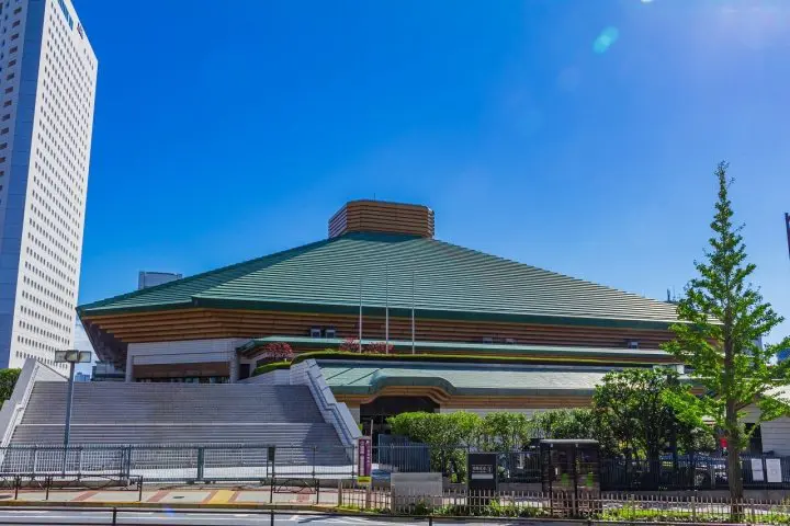 両国国技館で相撲を楽しもう！大相撲の基本情報とチケットの購入方法
