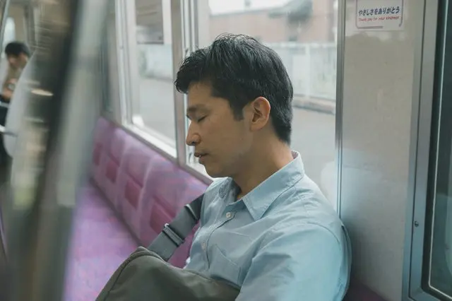 Do the Japanese Sleep too Much in Public?
