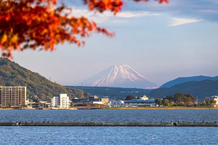 Lake Suwa in Nagano: Seasonal Activities and 5 Great Places to Visit