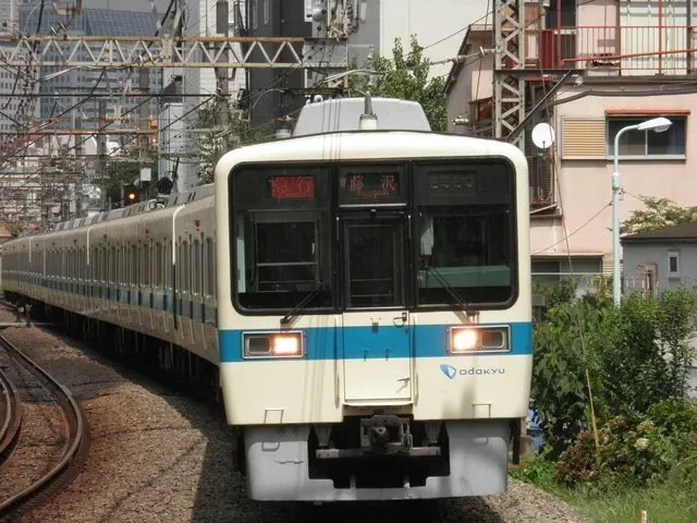 【夏】抹茶教你如何从东京去镰仓看海踏浪拜大佛~