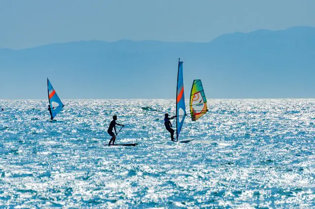 东京出发1小时的小旅游胜地，从吃喝玩乐到交通住宿，抹茶教您攻略「逗子」