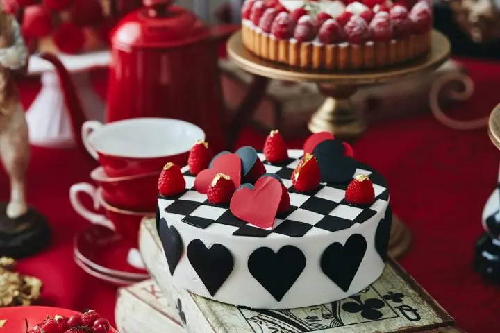 Join Alice’s Black and Red Tea Party This Fall at the Hilton Hiroshima!