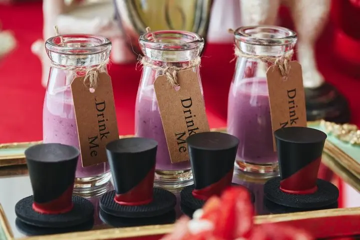 Join Alice’s Black and Red Tea Party This Fall at the Hilton Hiroshima!