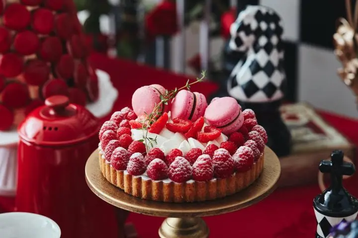 Join Alice’s Black and Red Tea Party This Fall at the Hilton Hiroshima!