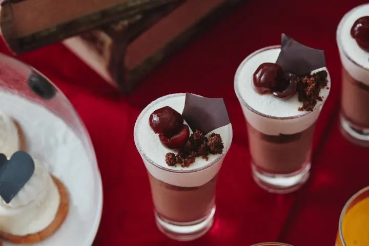 Join Alice’s Black and Red Tea Party This Fall at the Hilton Hiroshima!