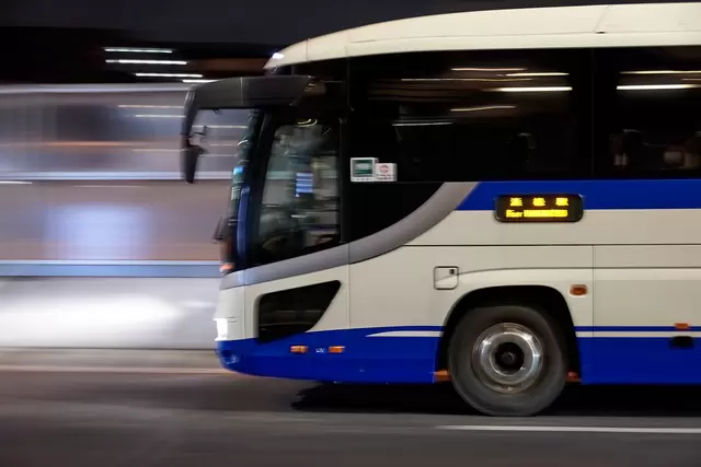 <ruby>電車<rt>でんしゃ</rt></ruby>、<ruby>新幹線<rt>しんかんせん</rt></ruby>、バス、<ruby>高速<rt>こうそく</rt></ruby>バス、タクシーの　<ruby>使<rt>つか</rt></ruby>い<ruby>方<rt>かた</rt></ruby>と　チケットの　<ruby>買<rt>か</rt></ruby>い<ruby>方<rt>かた</rt></ruby>　まとめ