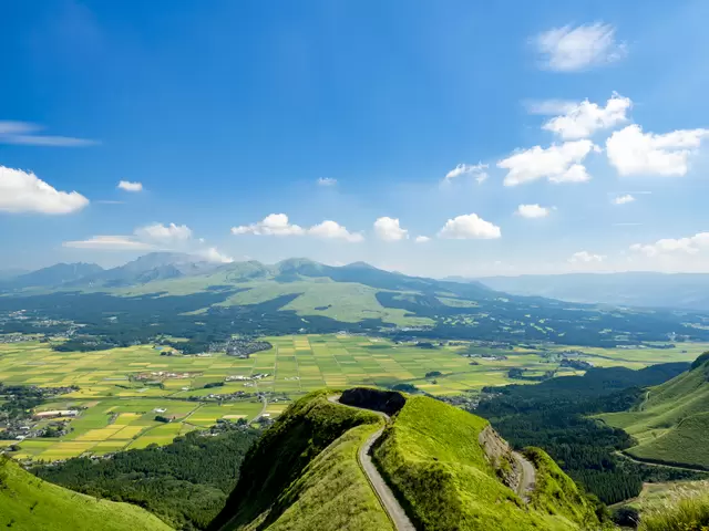 Kumamoto Guide: Access, 27 Sightseeing Spots, Festivals and More!