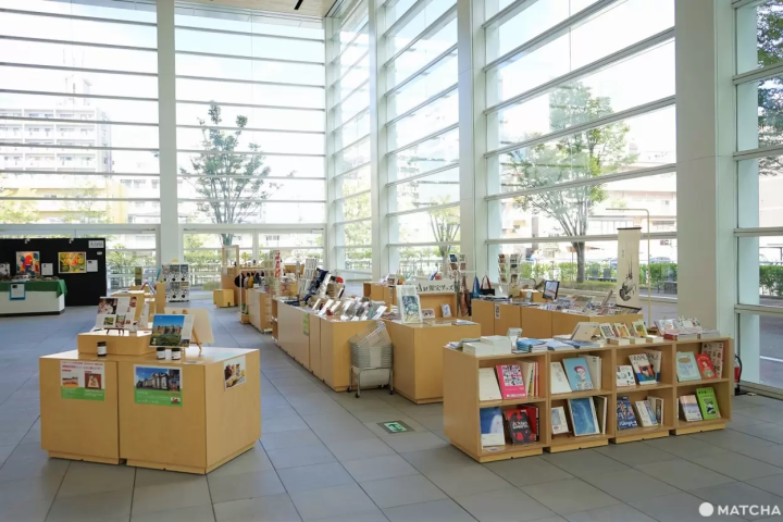 A Structure That Blends With the City: Oita Prefectural Art Museum (OPAM)
