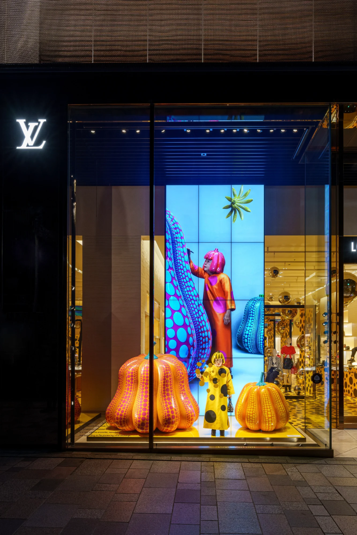 LV x 草間彌生 東京表參道 草間彌生機器人