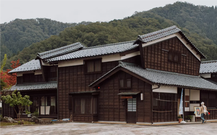 "CRAFT TOURISM ECHIZEN" A Journey to Know the Essence of Handicrafts by a Chef