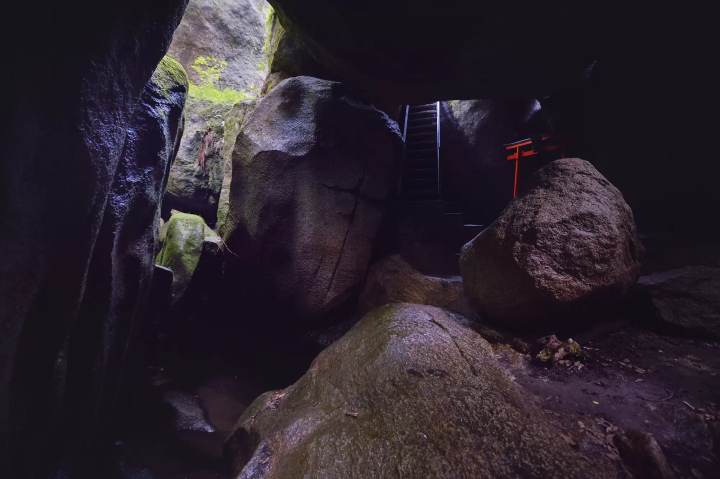 大阪 磐船神社 巨石洞窟