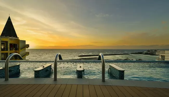 LeQu Okinawa Chatan Spa & Resortレクー沖縄北谷スパ & リゾート