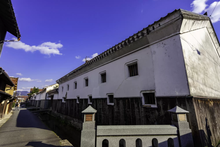 Kurayoshi White Wall District