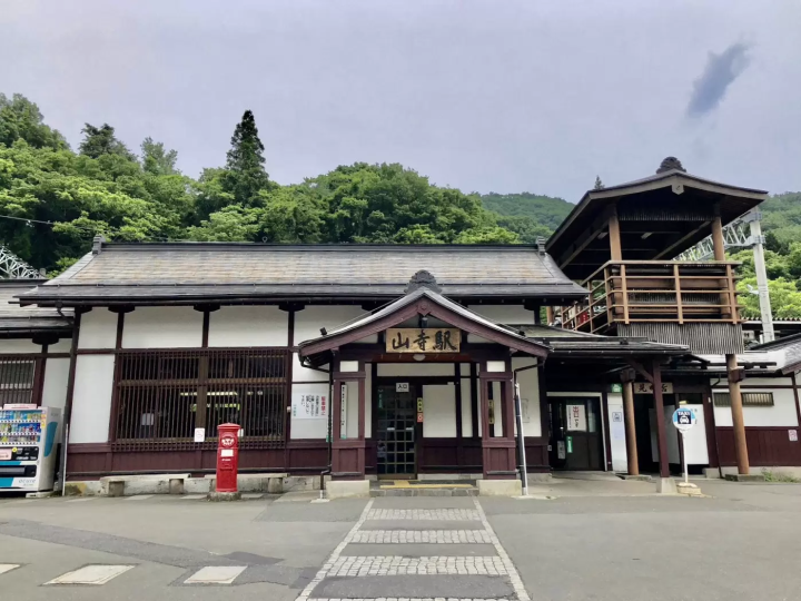 เพลิดเพลินกับธรรมชาติและประวัติศาสตร์ที่ยามาเดระ สถานที่ที่เกี่ยวข้องกับมัตสึโอะ บาโช