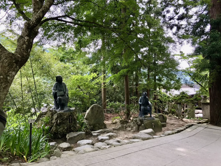 เพลิดเพลินกับธรรมชาติและประวัติศาสตร์ที่ยามาเดระ สถานที่ที่เกี่ยวข้องกับมัตสึโอะ บาโช