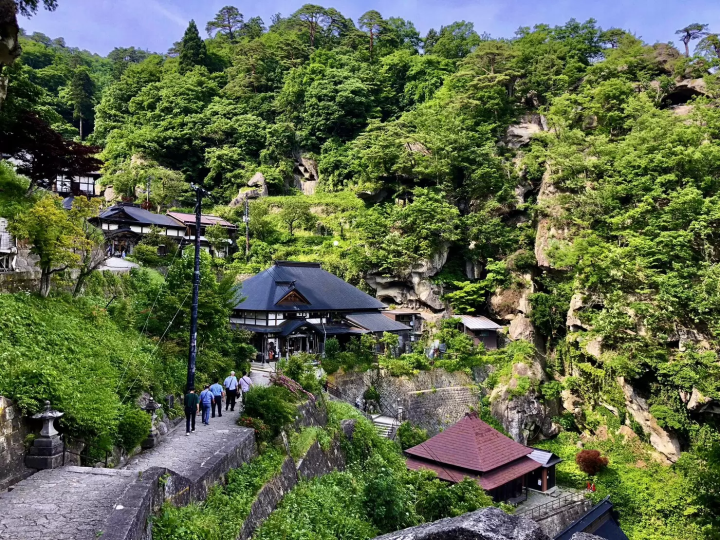 เพลิดเพลินกับธรรมชาติและประวัติศาสตร์ที่ยามาเดระ สถานที่ที่เกี่ยวข้องกับมัตสึโอะ บาโช