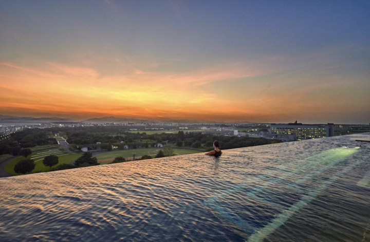 美到忘了人在東京！無邊際泳池、富士山景、米其林主廚料理、露天溫泉最新住宿2選