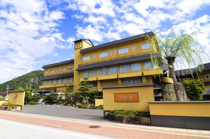 【冈山的住宿】可以享受约1200年历史的汤乡温泉和鲜花的“KIFU NO SATO