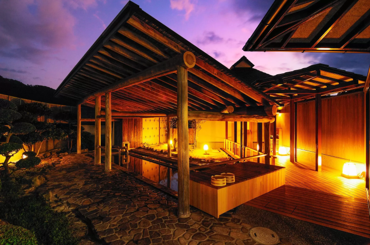 【冈山的住宿】可以享受约1200年历史的汤乡温泉和鲜花的“KIFU NO SATO