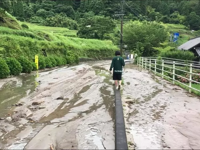 那部民族电影的英雄支援灾区！ - 大分县汤平温泉
