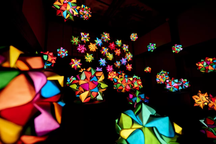 Tokyo Hyakudan’s Hauntingly Beautiful Summer Installation, Wa no Akari x Hyakudan 2023 