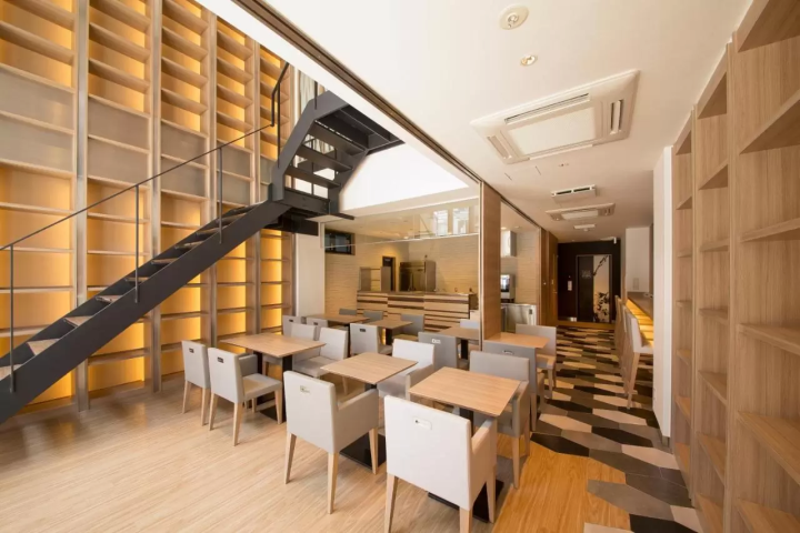 osaka capsule hotels