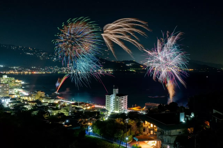 Atami Marine Firework Festival, Dazzling Fireworks, And Shimmering Ocean Views