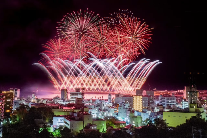 Atami Marine Firework Festival, Dazzling Fireworks, And Shimmering Ocean Views