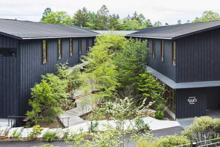 房間裡有一萬片楓葉?在「星野集團 BEB5 輕井澤」享受獨特的紅葉體驗!