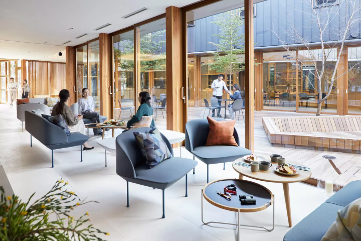 房間裡有一萬片楓葉?在「星野集團 BEB5 輕井澤」享受獨特的紅葉體驗!