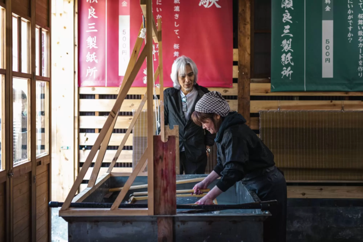 【手仕事のまち越前市】クリエイターを刺激する越前和紙の底力