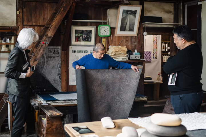 【手仕事のまち越前市】クリエイターを刺激する越前和紙の底力