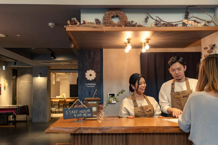 วิธีเดินทางไปยังแหล่งมรดกโลกชิราคาวาโกะและทาคายามะจากคานาซาวะ (รถบัส, รถเช่า)