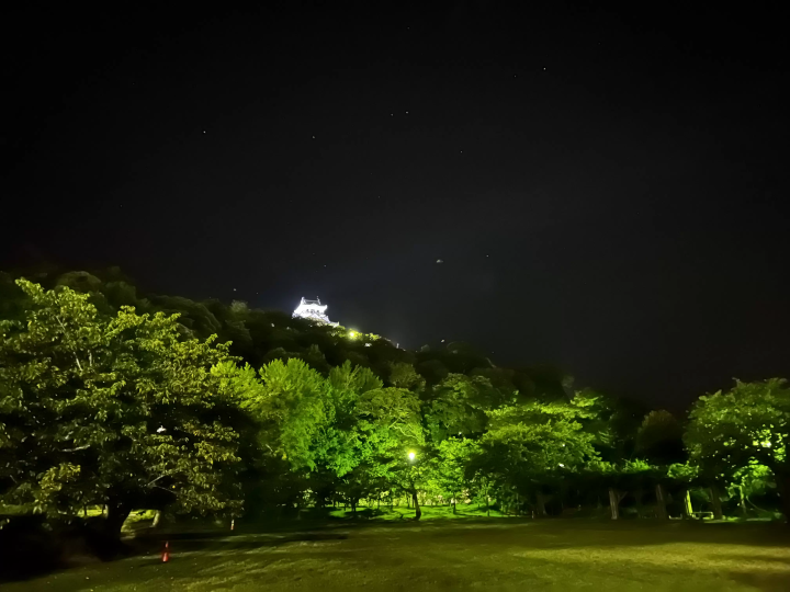 館山の夜空に願いをこめてランタンを上げよう