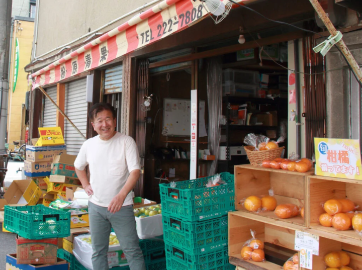 三代続く〈枌原(そぎはら)青果〉は、「うちは朝4時から営業してるよ」