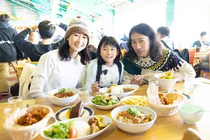 Restaurant Monte Rosa 是一個大型美食廣場，擁有約 2,000 個座位！ 