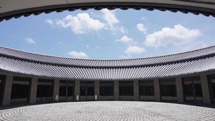 【兵庫・淡路】建築好き必見！安藤忠雄氏が手掛けた「淡路夢舞台」を巡って大阪湾絶景を体感！