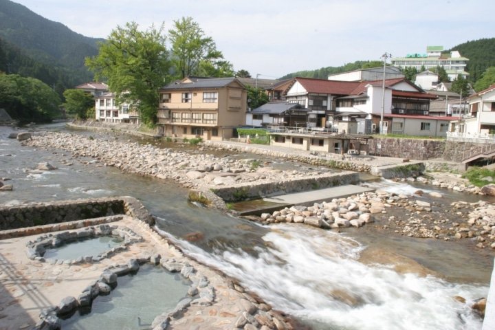 岡山駅からおすすめ温泉エリアまでのアクセス方法(電車、バス、レンタカーなど)