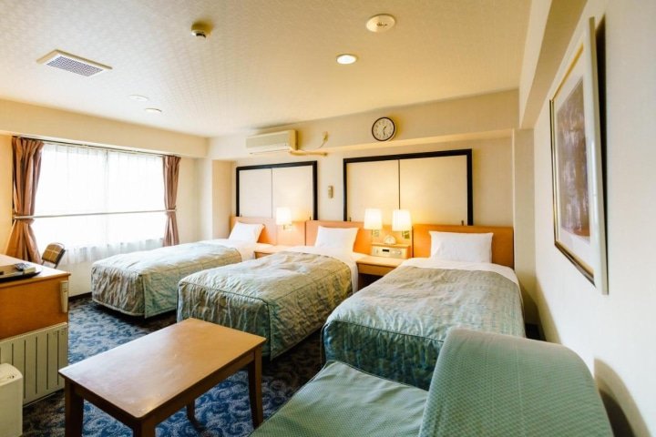 Business Inn Sennichimae Hotel