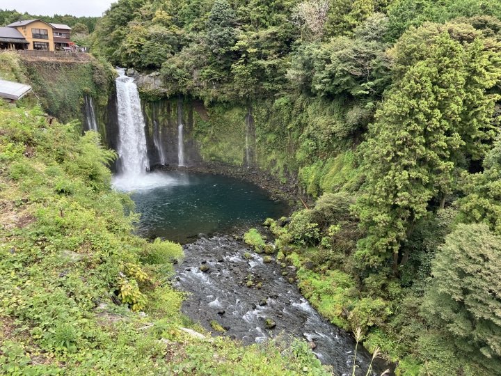 白絲瀑布、音留瀑布、河口湖周邊的觀光景點資訊。